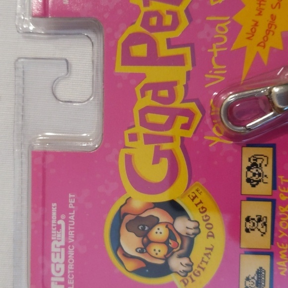 HTF Giga Pets Virtual Electronic Pet Digital Doggie collectible Vintage 1997 New - Picture 4 of 4